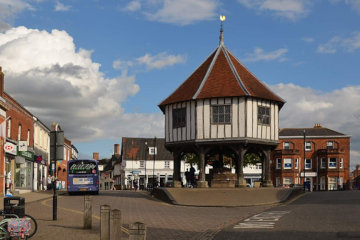 The extraordinary market cross in Wymondham*