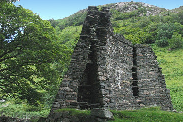 There are internal staircases in the thickness of the walls